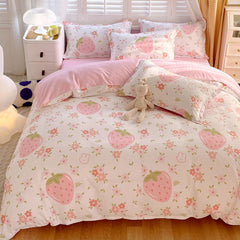 HAOYYE Strawberry Duvet Cover Set 3 Piece, Cute Strawberry Print Bedding Set for Bedroom Home Decor, Soft Cozy Microfiber Quilt Cover, Flannel Fleece Comforter Cover for Luxurious Sleep, Full Size Bedroom Gift Idea