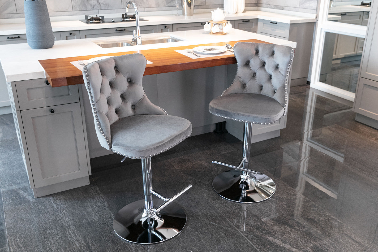 HAOYYE Adjustable Velvet Bar Stools with Tufted Backs, Swivel Seat Height Ranging from 25 to 33 Inches, Modern Upholstered Design with Chrome Base, Comfortable and Stylish Barstools for Kitchen Island or Home Pub