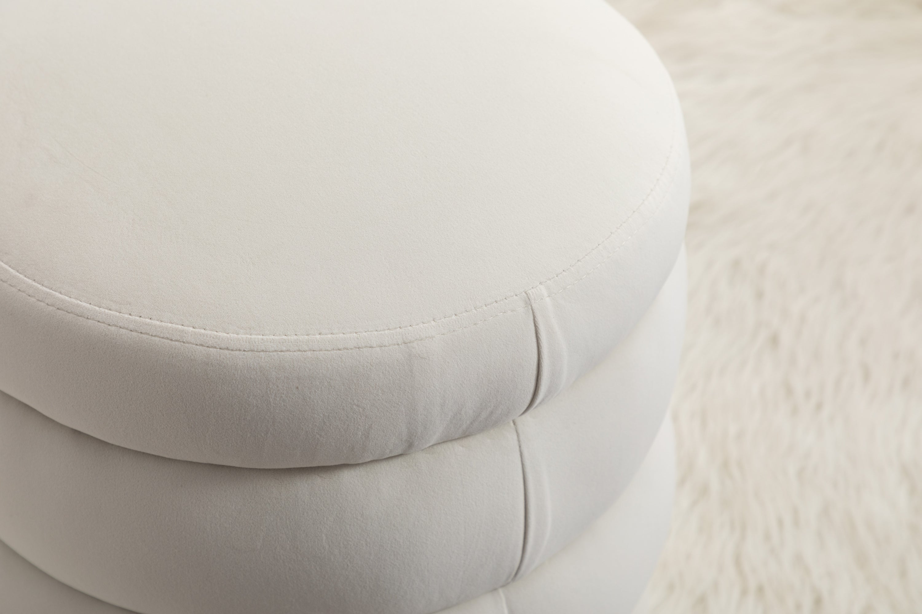 Haoyye Velvet Round Ottoman Footrest Stool, Soft Foam Padded Upholstered Footstool with Wooden Frame, Modern Space-Saving Accent Ottoman for Living Room, Bedroom, or Entryway, No Assembly Needed, Comfortable and Versatile Home Furniture