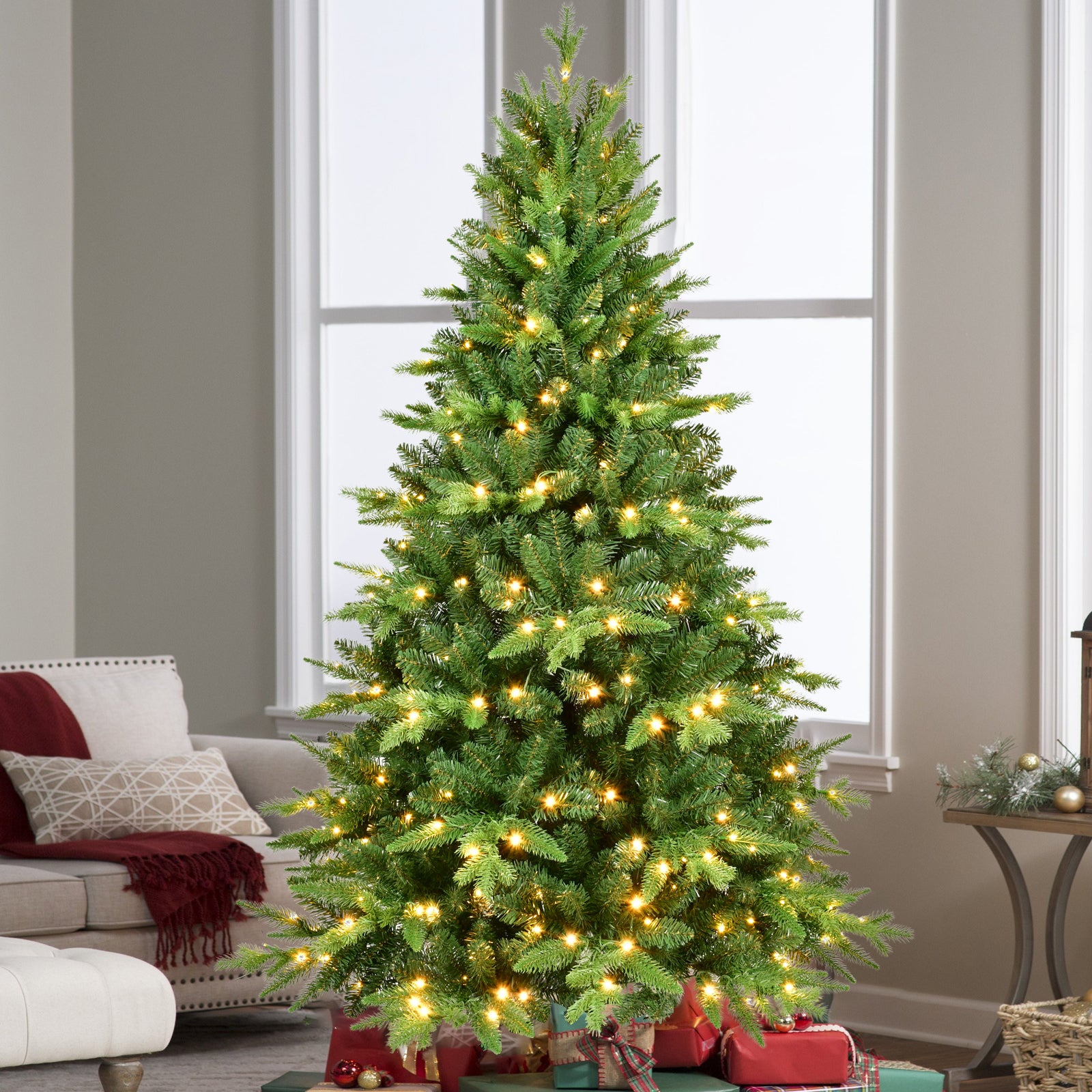 HAOYYE 5FT PE And PVC Christmas Tree with Lights, Unique Christmas Tree Prelit with 850 Branch Tips, 250 Warm White LEDs and Metal Stand, Aritificial Christmas Tree Sturdy Space-Saving Heavy Duty Adults
