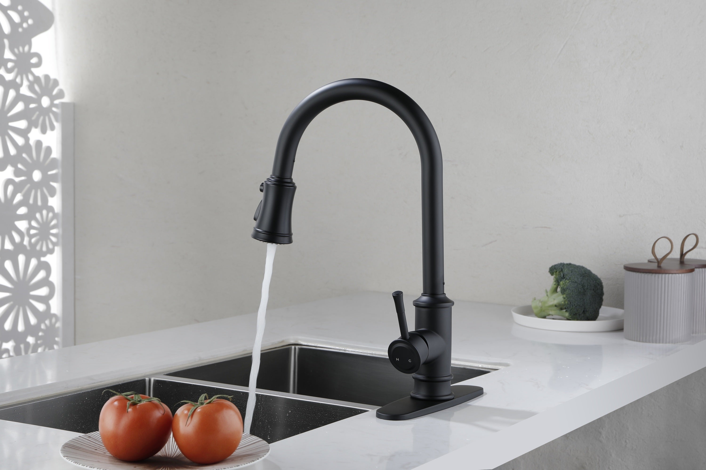 Haoyye Kitchen Faucet with Pull-Out Sprayer, 360° Swivel High Arc Stainless Steel Faucet with Single Handle Control, Anti-Corrosion Spot-Resistant Finish, Space-Saving Design for Modern Kitchens, Utility Sinks, and Easy DIY Installation