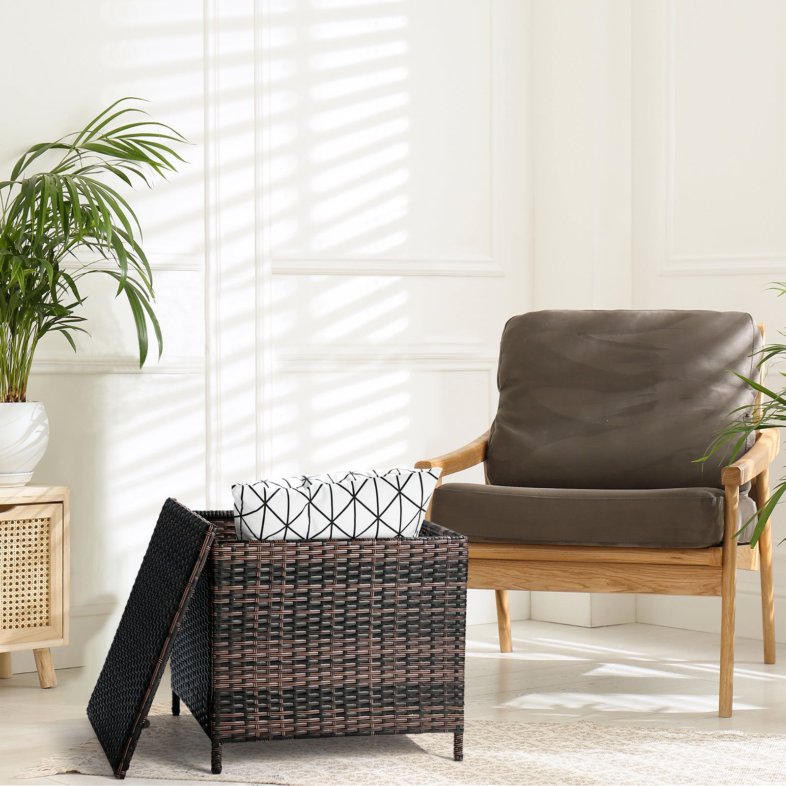 HAOYYE Outdoor PE Wicker Side Table with Storage, Brown Rattan Patio End Table with Lid and Steel Frame, Weatherproof Square Container for Garden Tools, Toys, Furniture Covers, Backyard or Balcony Use