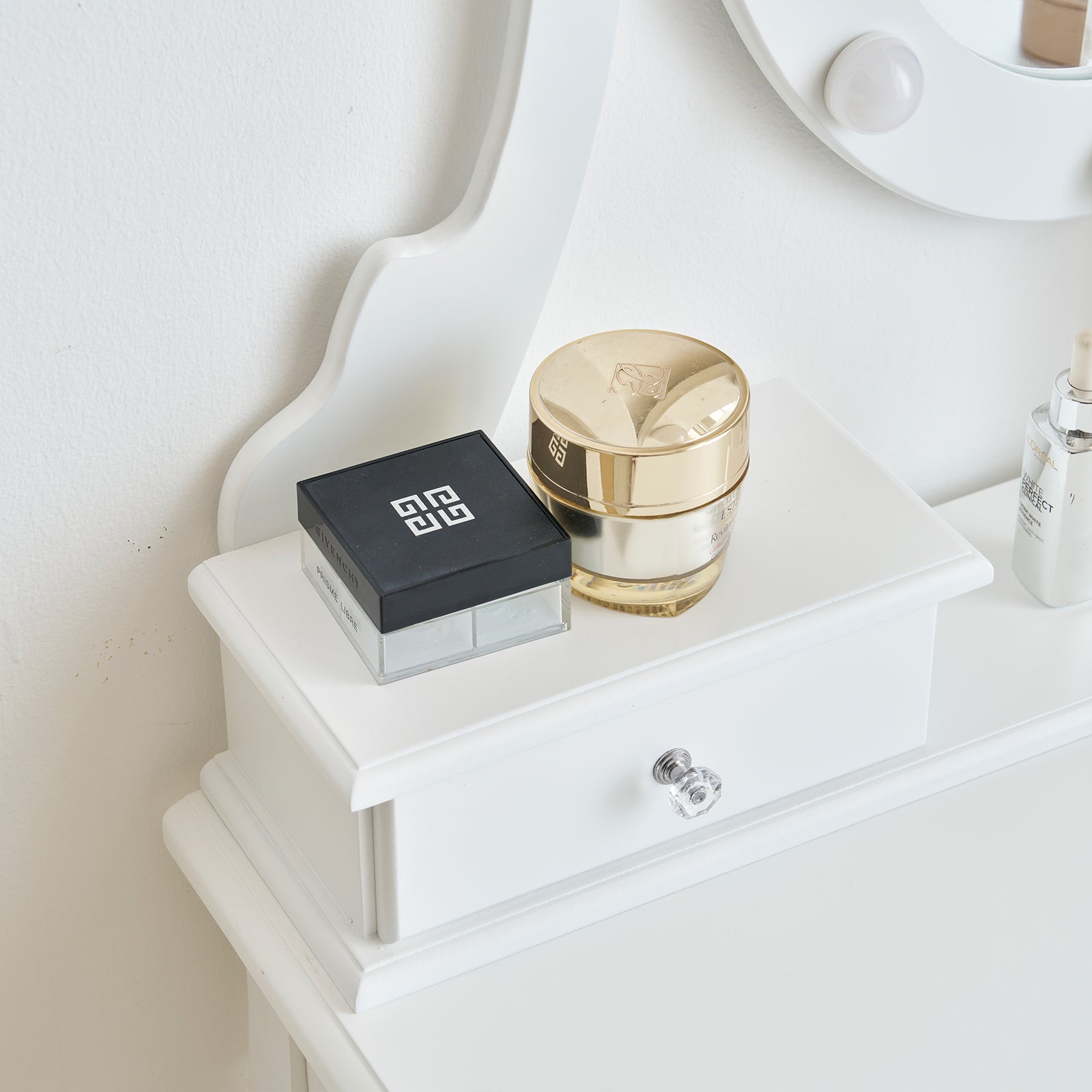 HAOYYE Vanity Set With 3-Color Dimmable Lighted Mirror Makeup Dressing Table With Power Outlet Drawers And Cushioned Stool