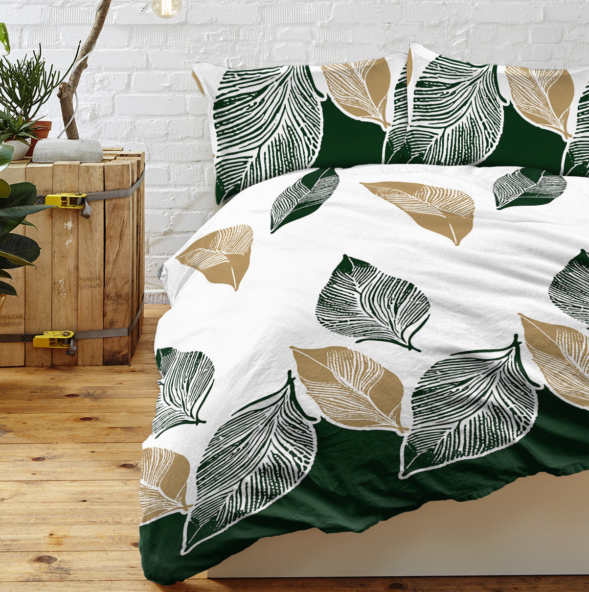 HAOYYE 3-Piece Green Gold Tropical Duvet Cover Set, Botanical Palm Leaves Pattern, Microfiber Lightweight Bedding with 2 Pillowcases, King Size, Soft and Cozy Design for a Relaxing and Stylish Bedroom
