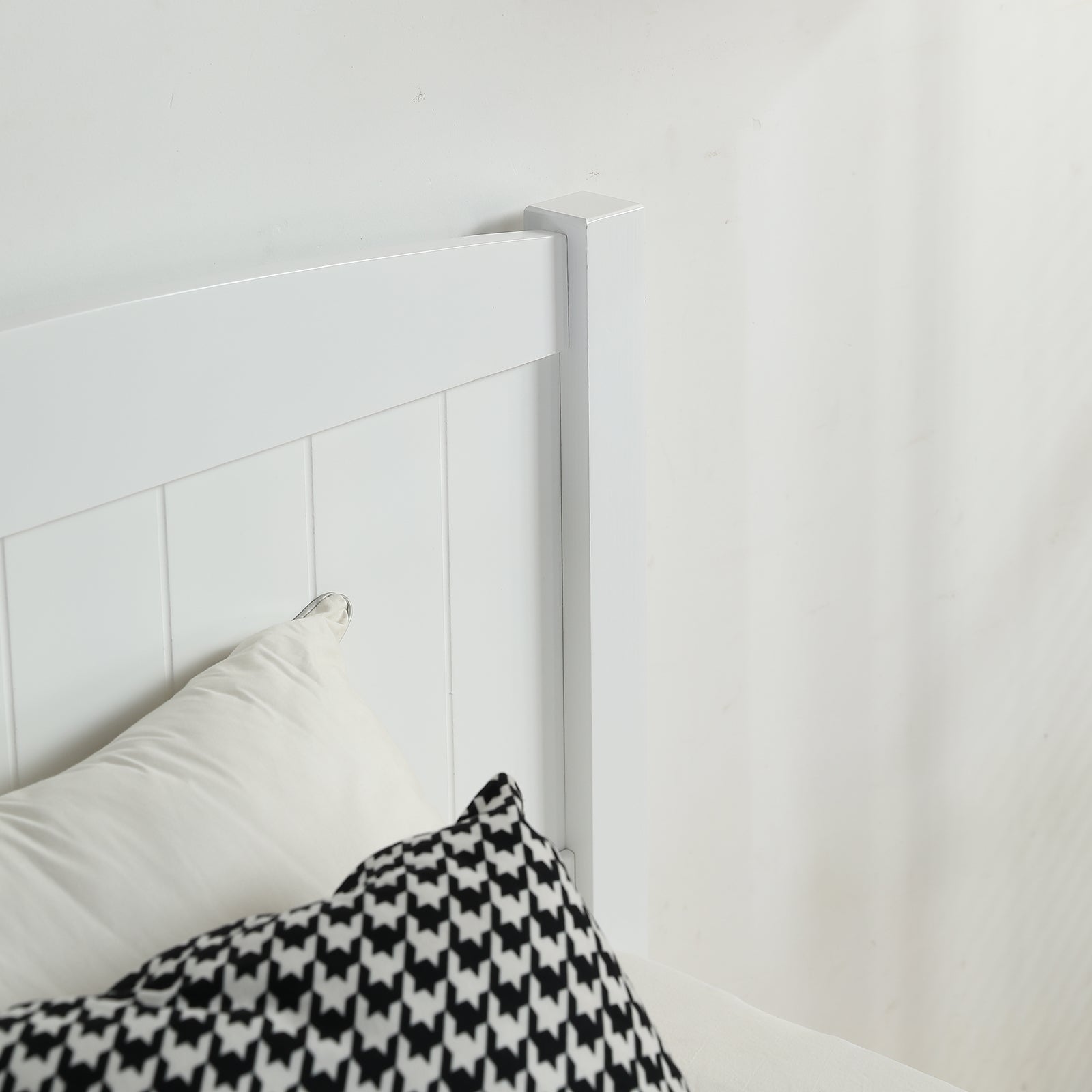 HAOYYE FCH Twin Size Pine Wood Bed with Single-Layer Core, Vertical Stripe Full-Board Design, Curved Headboard and Matching Footboard, Modern White Wooden Bed Frame for Bedroom, Durable, Stylish, Easy Assembly