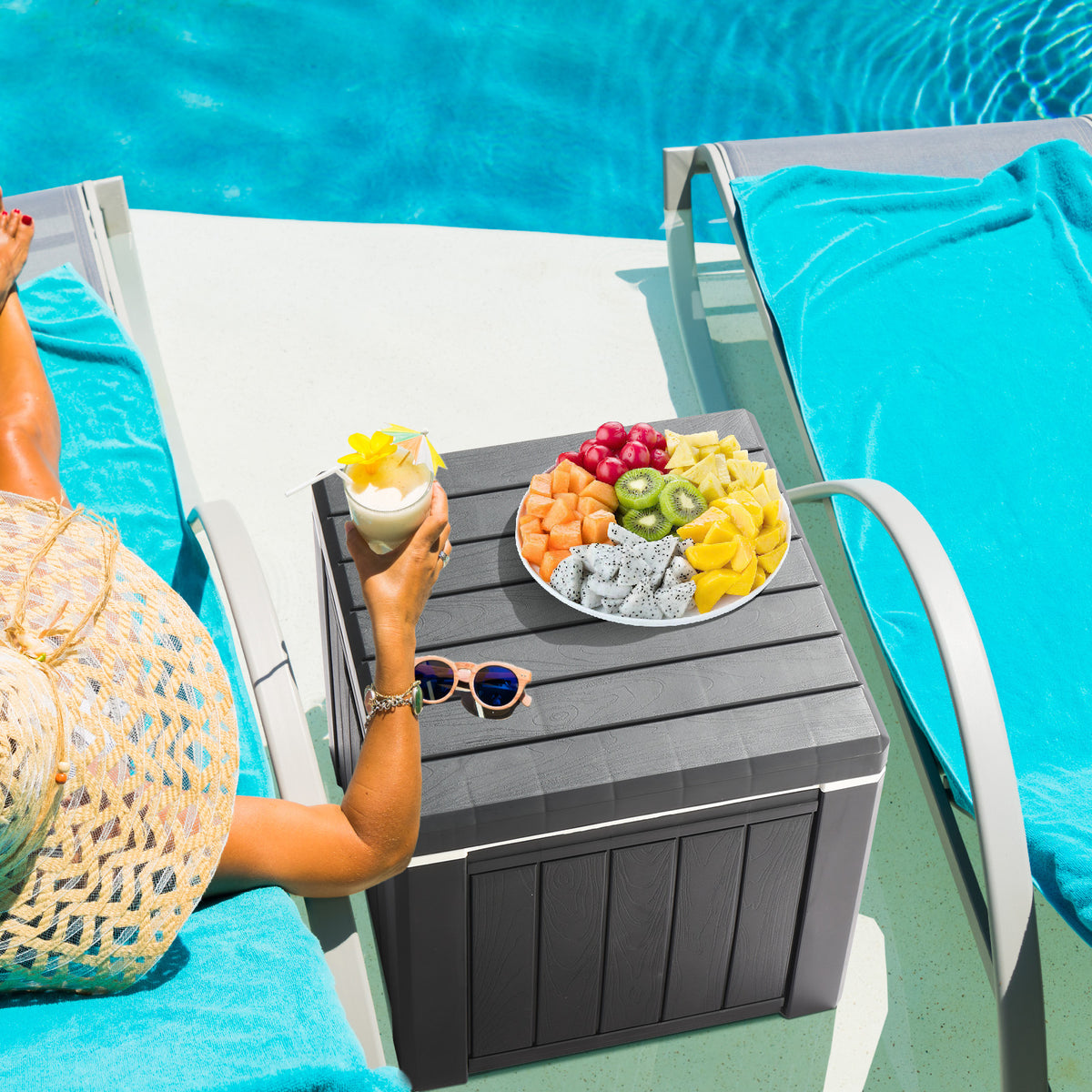 Haoyye 10 Gallon Ice Cooler Side Table with Handle, Portable Outdoor Ice Chest, Multifunctional Cocktail Table for Camping, Beach, Picnic, Poolside, Party, Durable Storage and Seating Solution for Backyard or Travel Use