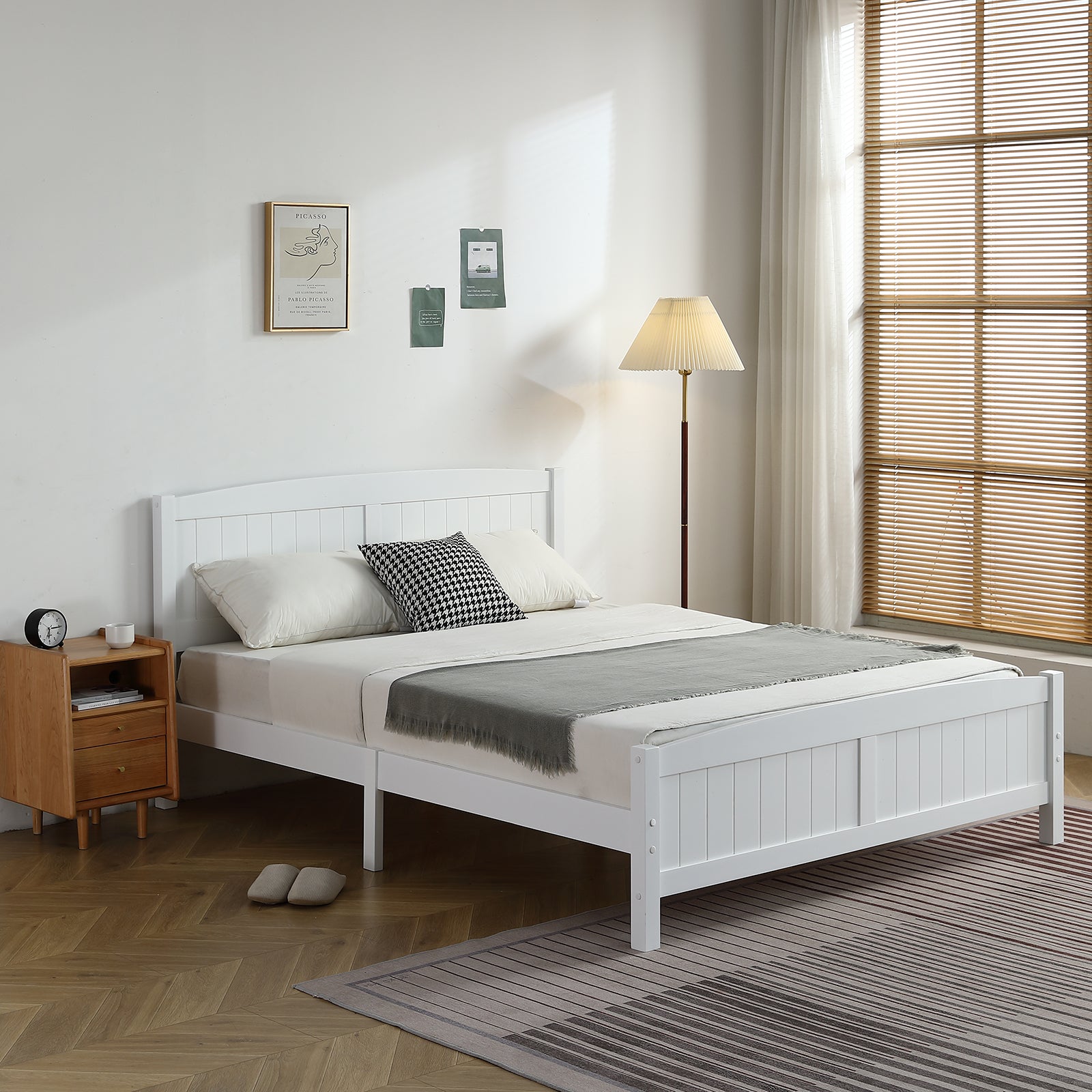 HAOYYE FCH Queen Size Wooden Bed with Pine Vertical Stripe Curved Headboard, White Bed Frame with Matching Tail, Sturdy & Stylish Design for Bedroom, Easy Assembly