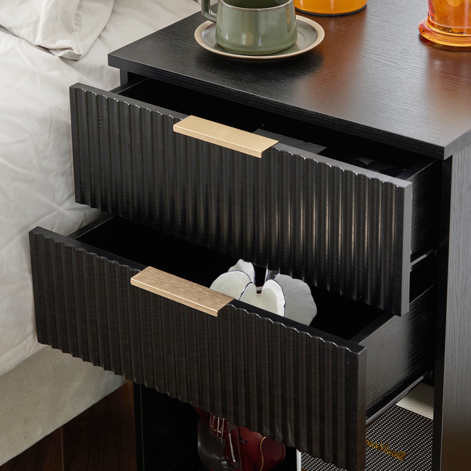 HAOYYE Black 2-Drawer Nightstand, P2 Density Board Bedside Cabinet with Wavy Pattern Drawer Fronts, Modern Storage End Table for Bedroom & Living Room, Space-Saving Nightstand with Sturdy Construction