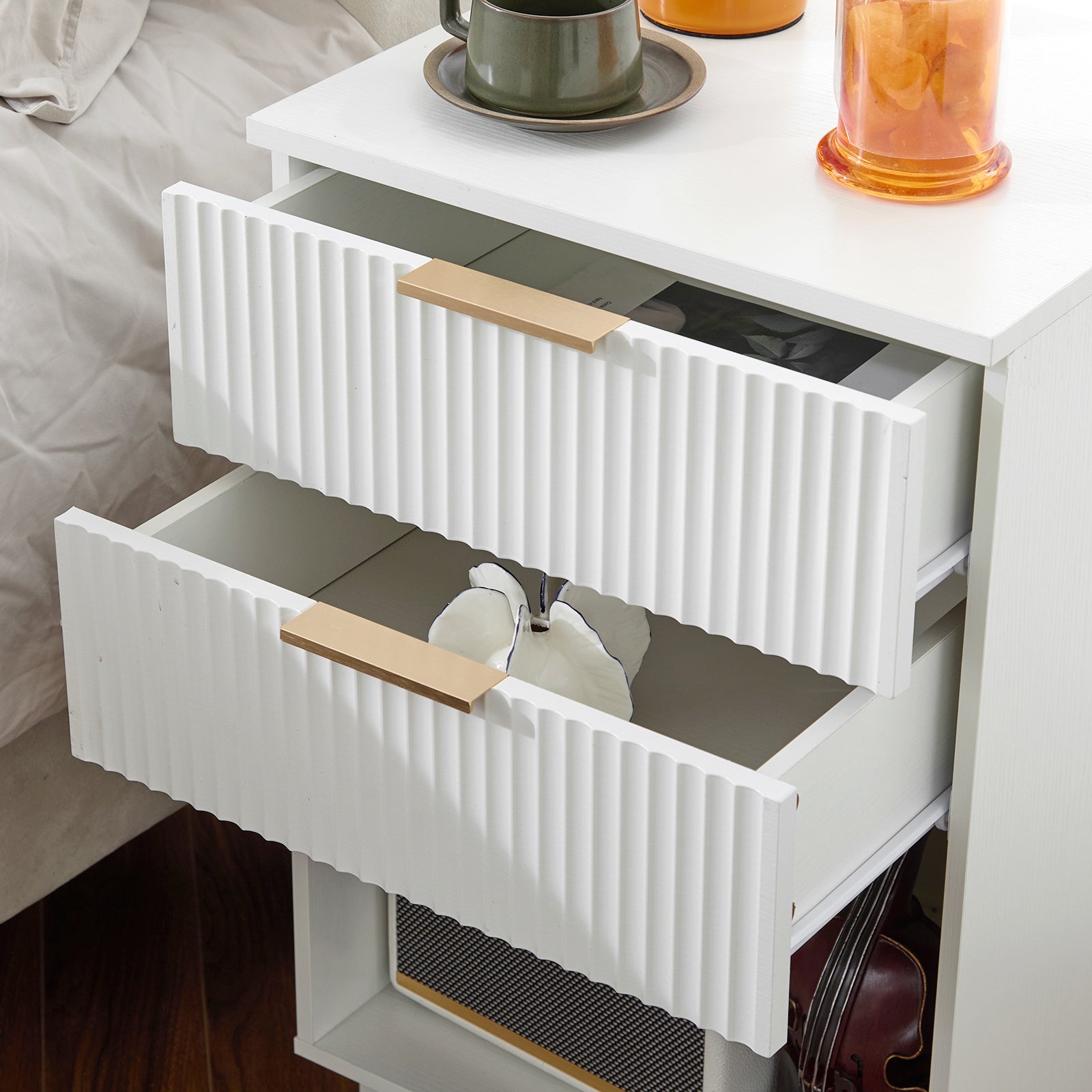 HAOYYE White 2-Drawer Nightstand, P2 Density Board Bedside Cabinet with Wavy Pattern Drawer Fronts, Modern End Table for Bedroom & Living Room, Compact Storage Organizer with Sturdy Construction, Stylish & Space-Saving Design