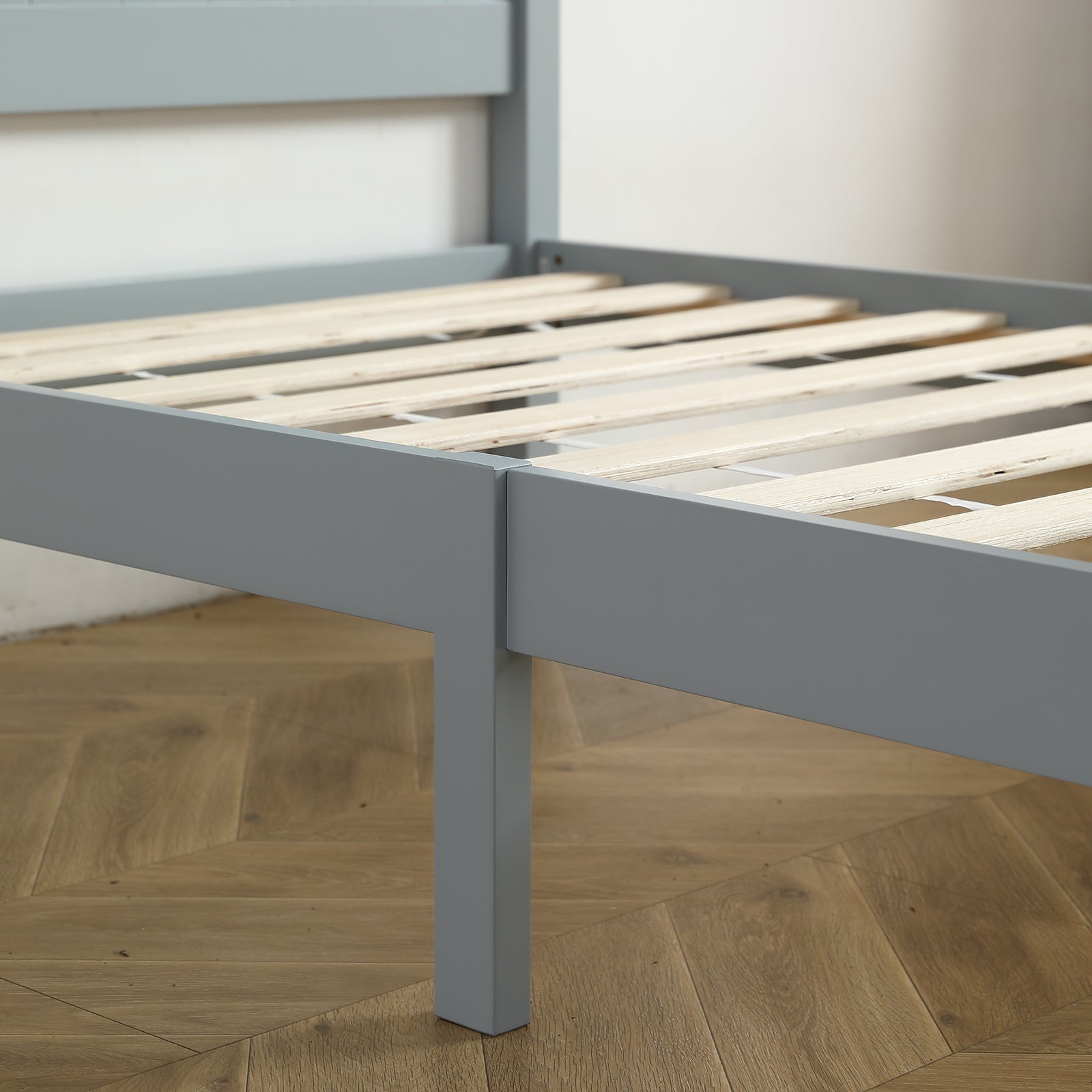 HAOYYE Twin Size Wood Platform Bed Frame with Curved Vertical Panel Headboard and Matching Footboard Sturdy Pine Wood Structure Single Layer Design for Bedroom Apartment Dorm Modern Minimalist Grey Finish Easy Assembly Noise Free Support
