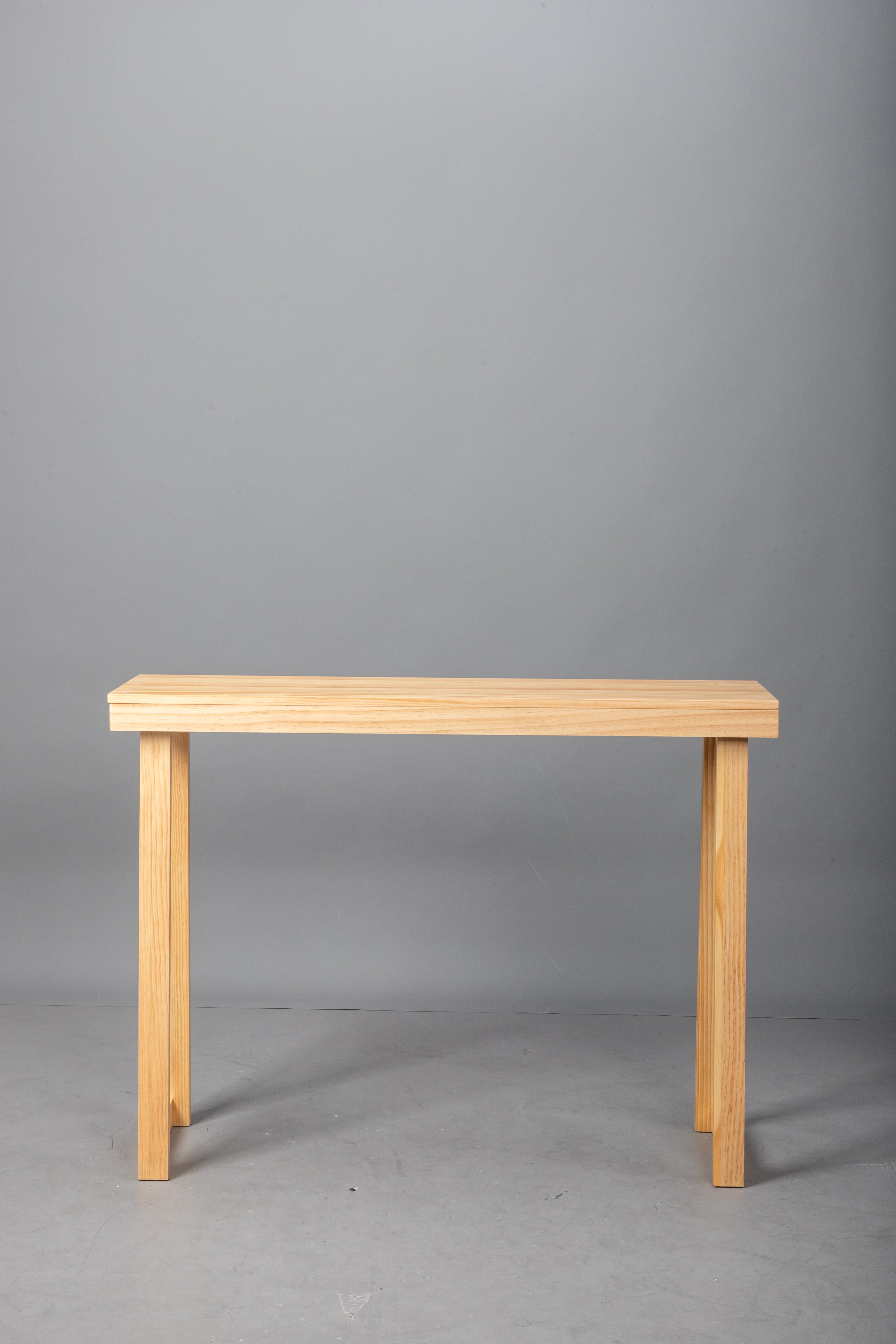HAOYYE Solid Wood Console Table for Entryway and Living Room, Narrow Sofa Table for Hallway and Behind Couch, Stylish Wood Color Design with Durable Pine Construction, Modern Minimalist Accent Table Perfect for Foyer and Small Spaces