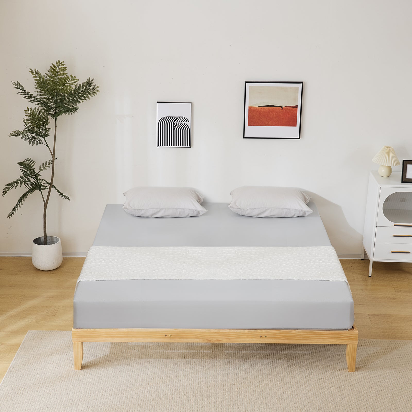HAOYYE Basic Painted Pine Wood Bed Frame King Size Wooden Bed Simple and Durable Design Classic Natural Finish Sturdy Construction Perfect for Bedroom