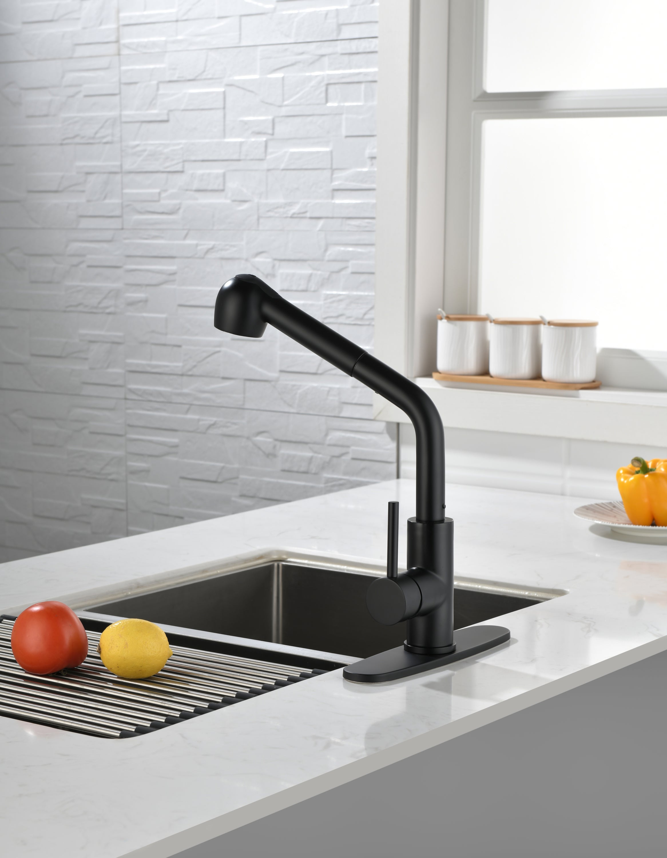 HAOYYE Matte Black Kitchen Faucets with Pull Down Sprayer, Single Handle Kitchen Sink Faucet with Pull Out Sprayer Sturdy Space-Saving Heavy Duty Modern Design Adults Dorm Room Easy Assembly