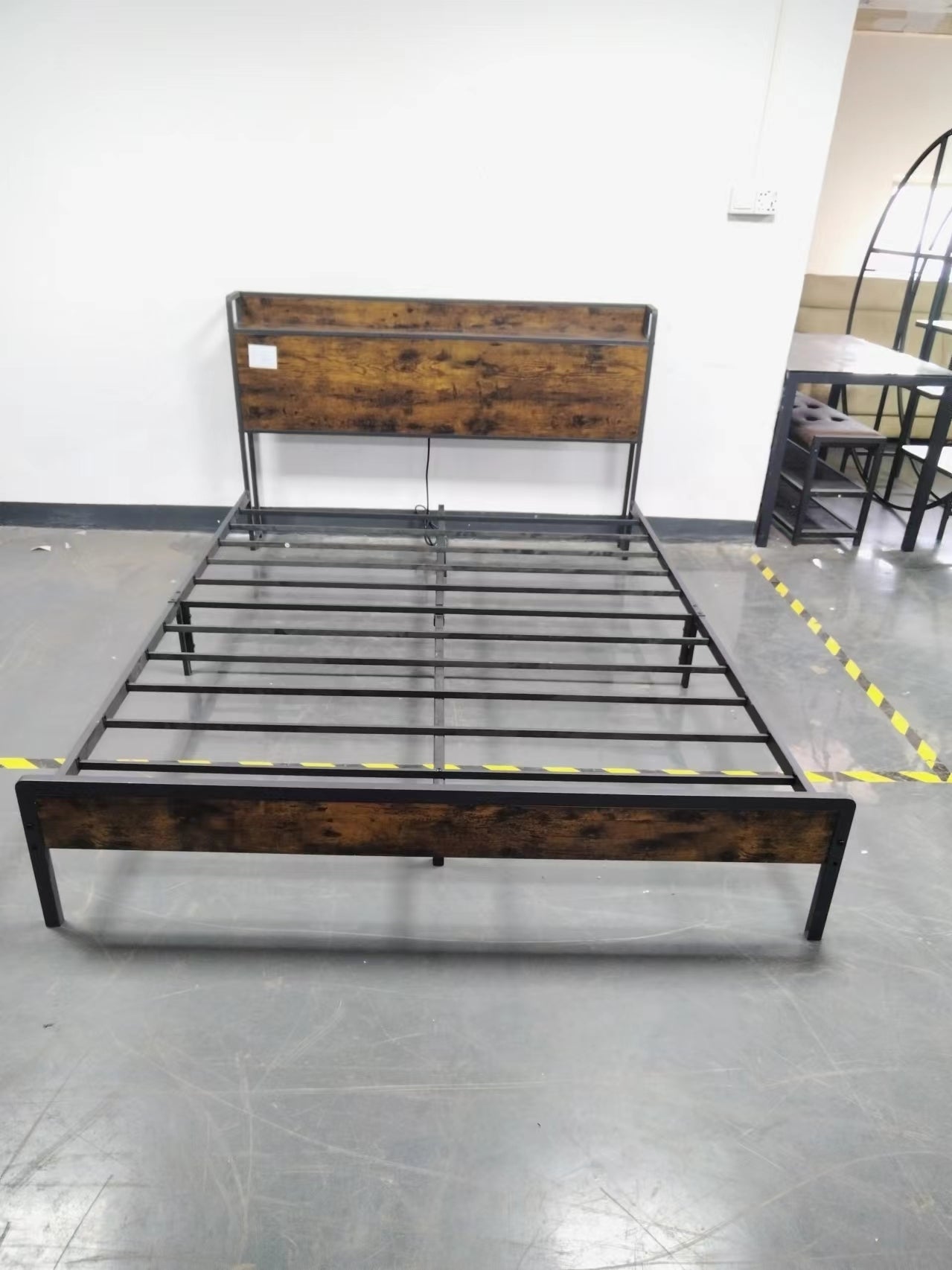 HAOYYE Bed frame with charging station full size, Rustic Brown, 83.1'' L x 56.1'' W x 39'' H Sturdy Space-Saving Heavy Duty Modern Design Adults Dorm Room Easy Assembly Bedroom Furniture