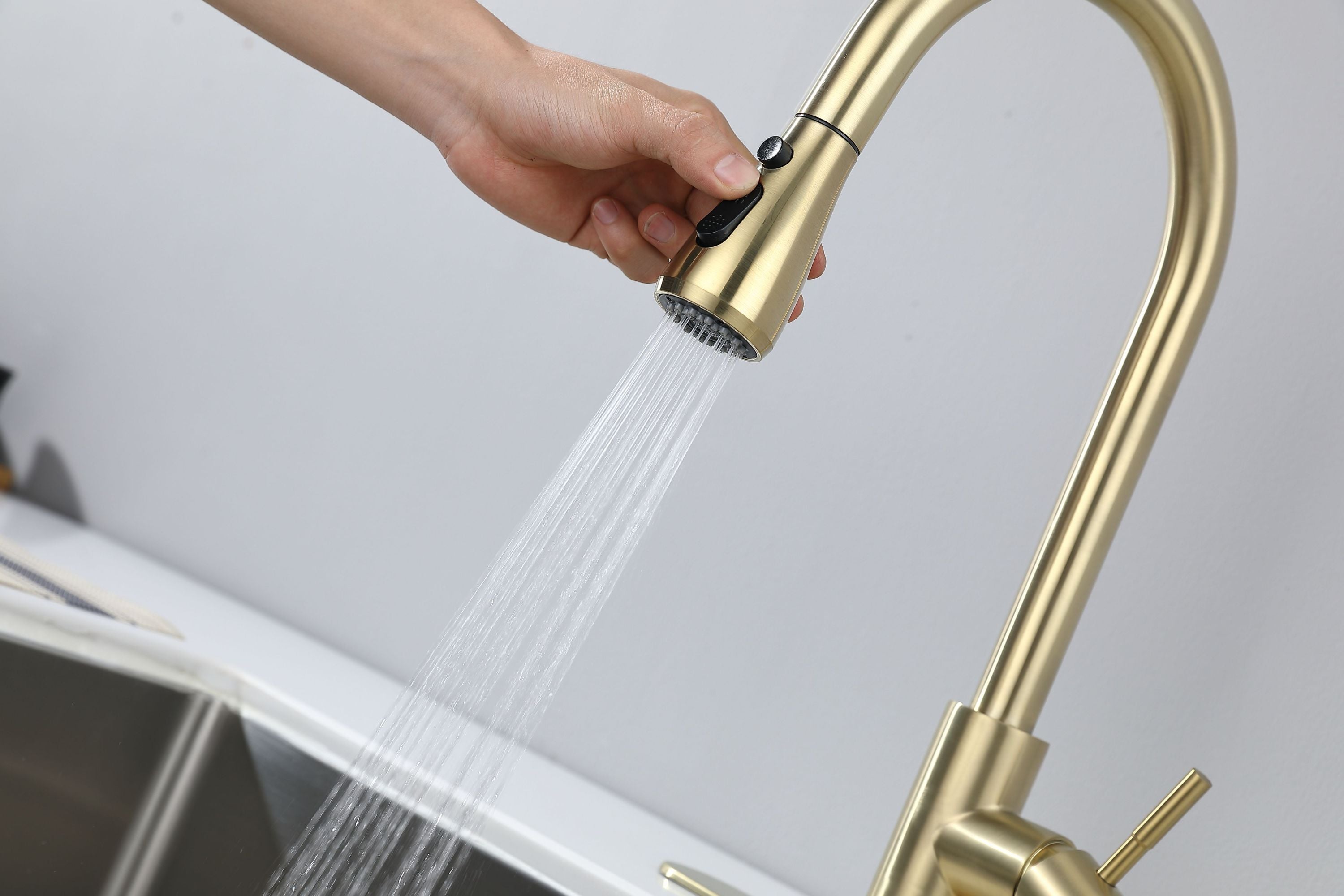 HAOYYE Kitchen Faucet with Pull Out Spraye Sturdy Space-Saving Heavy Duty Modern Design Adults Dorm Room Easy Assembly Bedroom Furniture