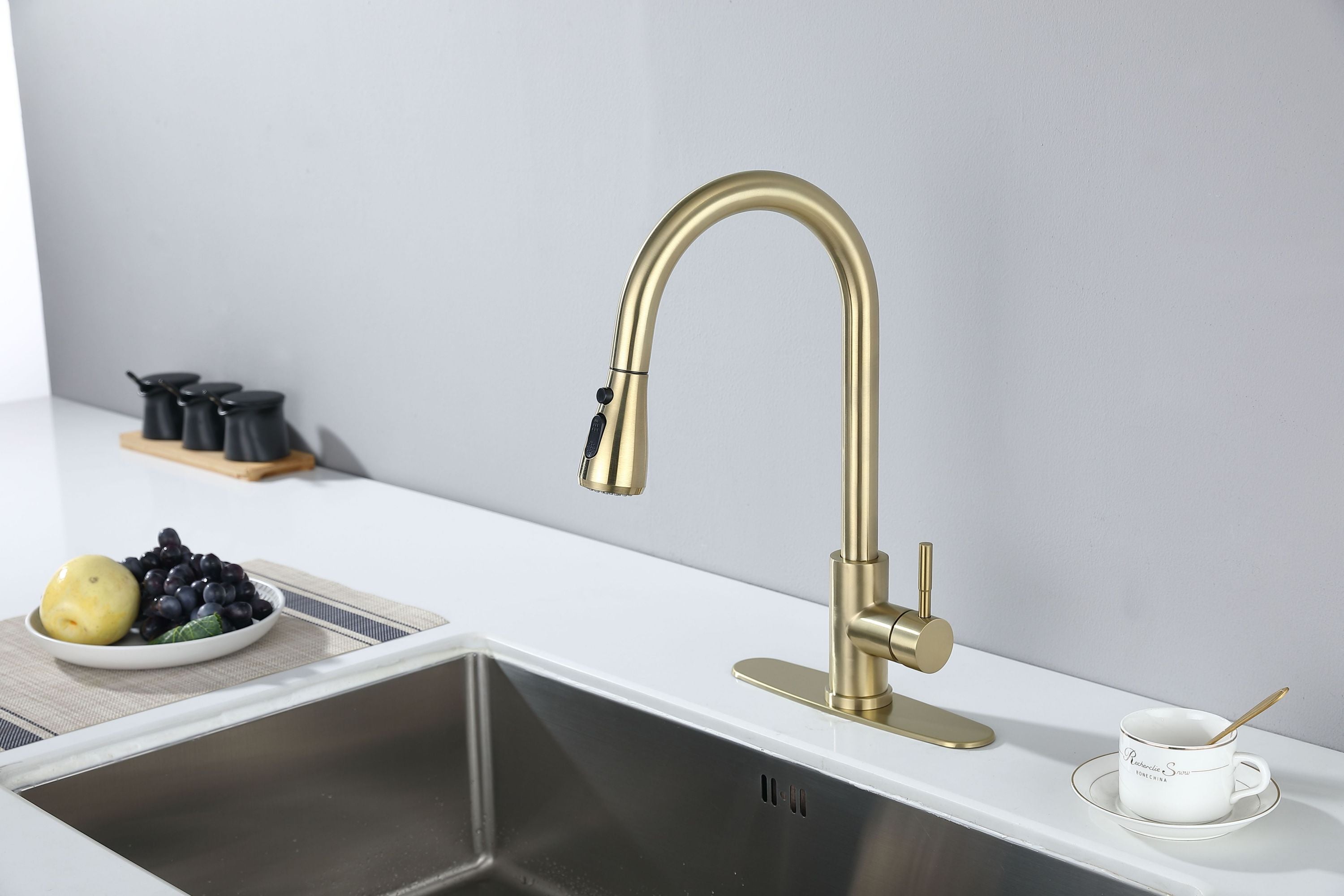 HAOYYE Kitchen Faucet with Pull Out Spraye Sturdy Space-Saving Heavy Duty Modern Design Adults Dorm Room Easy Assembly Bedroom Furniture
