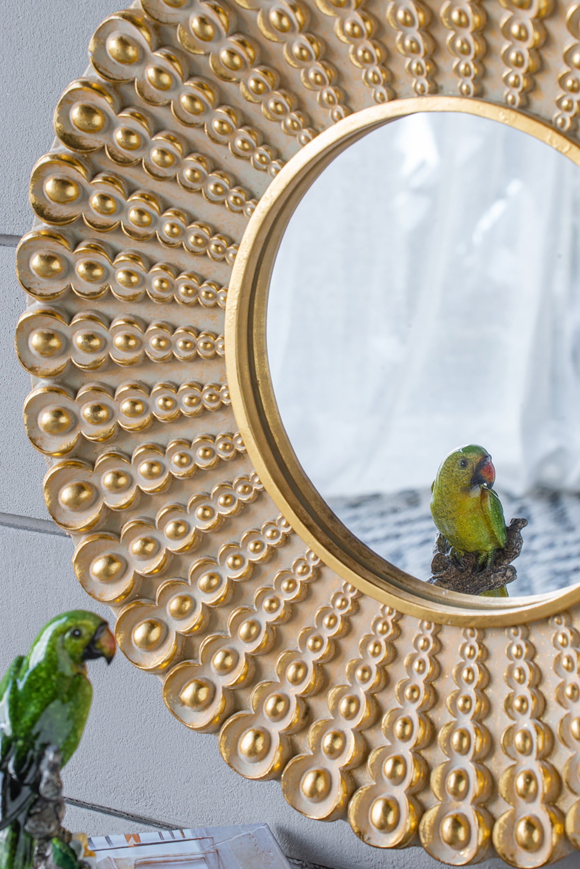 HAOYYE 14" Gold Beaded Sunburst Mirror, Round Accent Wall Mirror for Living Room, Entryway, Bathroom, Office, Foyer Sturdy Space-Saving Heavy Duty Modern Design Adults Dorm Room Easy Assembly