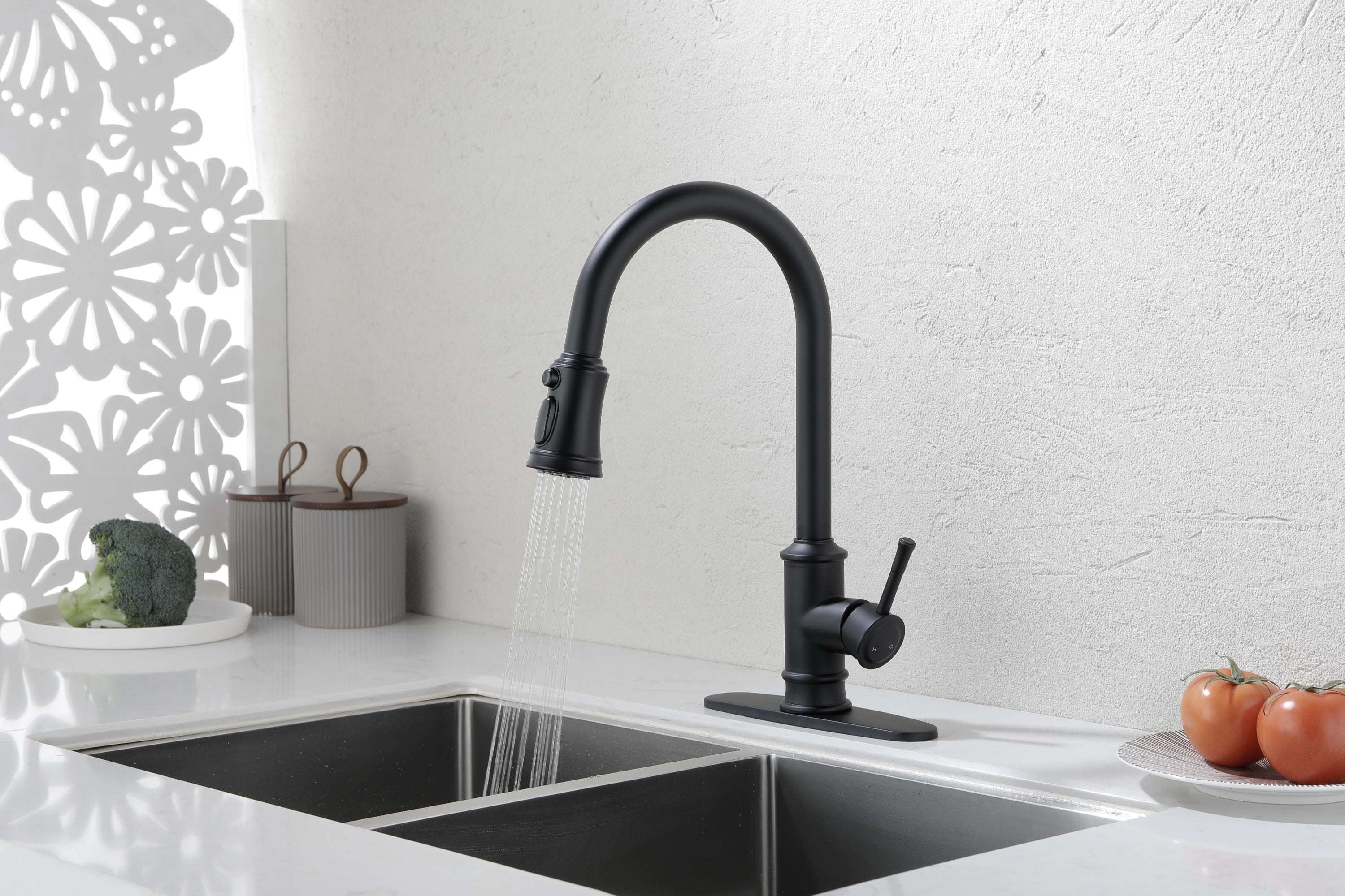 Haoyye Kitchen Faucet with Pull-Out Sprayer, 360° Swivel High Arc Stainless Steel Faucet with Single Handle Control, Anti-Corrosion Spot-Resistant Finish, Space-Saving Design for Modern Kitchens, Utility Sinks, and Easy DIY Installation