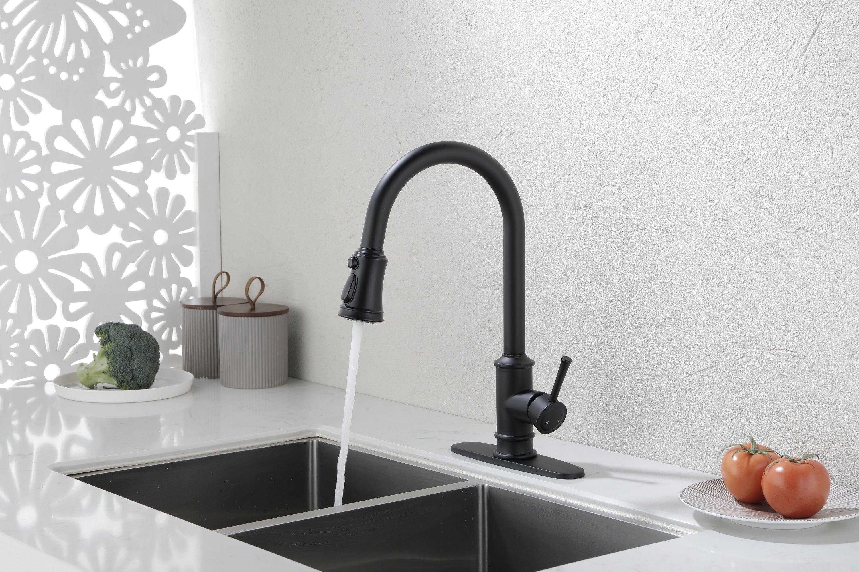 Haoyye Kitchen Faucet with Pull-Out Sprayer, 360° Swivel High Arc Stainless Steel Faucet with Single Handle Control, Anti-Corrosion Spot-Resistant Finish, Space-Saving Design for Modern Kitchens, Utility Sinks, and Easy DIY Installation