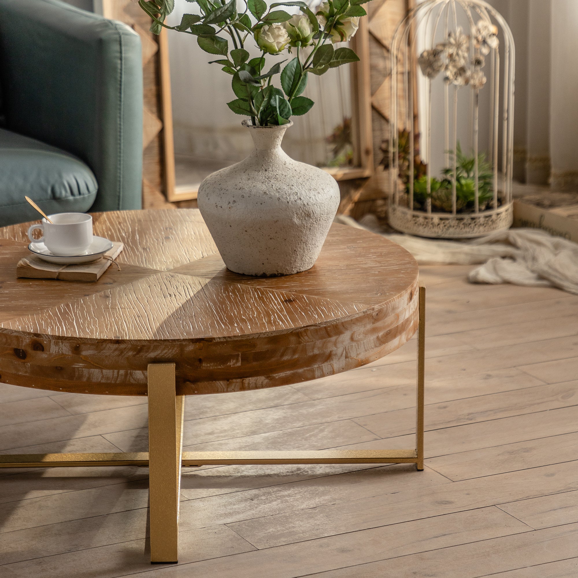 HAOYYE Modern Retro Round Coffee Table with Spliced Fir Wood Top and Gold Cross Legs Base, Sturdy Space-Saving Heavy Duty Design for Adults, Dorm Rooms, and Home Decor, Easy Assembly Entertainment Furniture for Living Rooms, Kitchens, and Offices