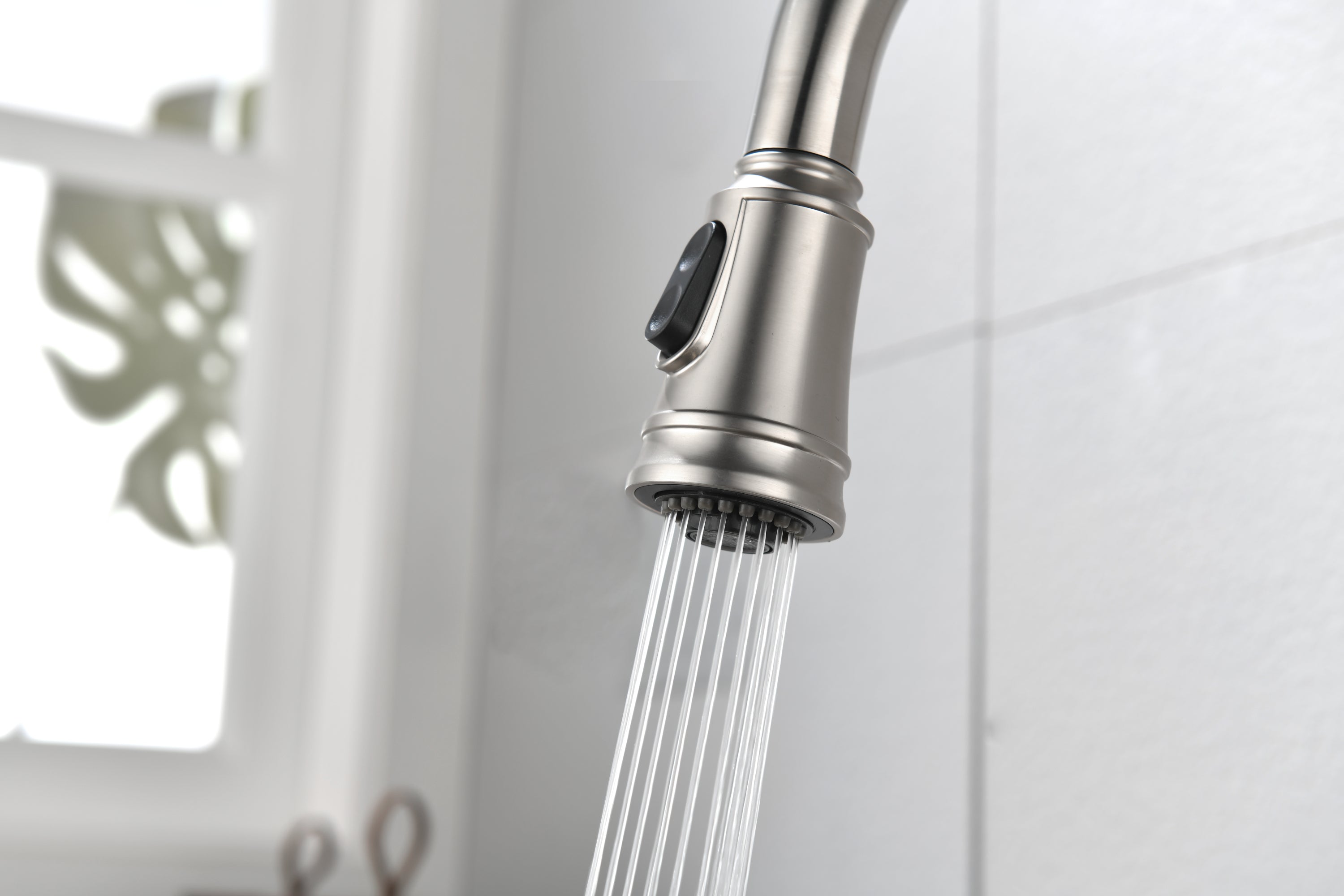 HAOYYE Single Handle High Arc Pull Out Kitchen Faucet,Single Level Stainless Steel Kitchen Sink Faucets with Pull Down Sprayer Sturdy Space-Saving Heavy Duty Modern Design Adults Dorm Room Easy Assembly