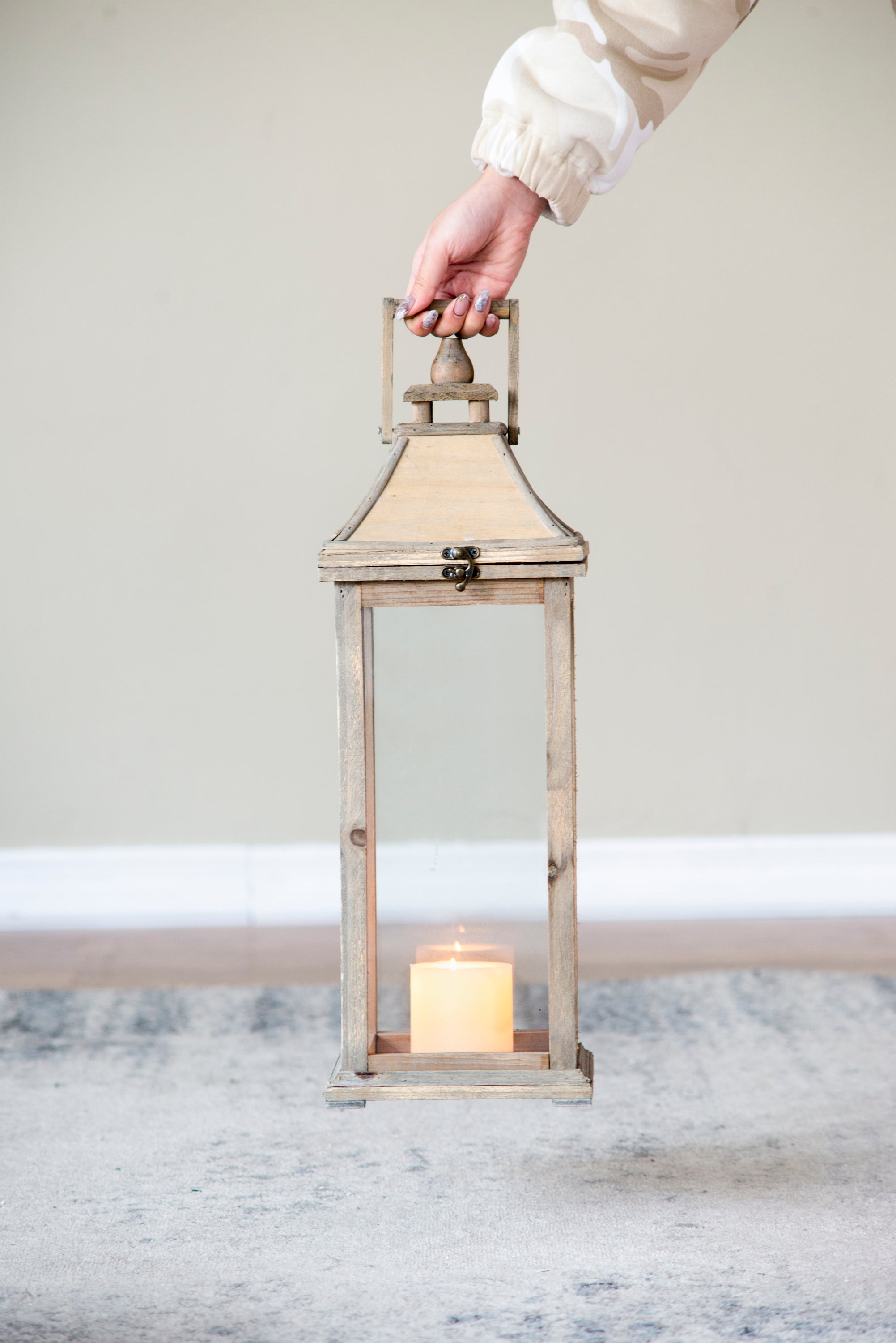 HAOYYE Wooden Candle Lantern Decorative, Hurricane Lantern Holder Decor for Indoor Outdoor, Home Garden Wedding Sturdy Space-Saving Heavy Duty Modern Design Adults Dorm Room Easy Assembly