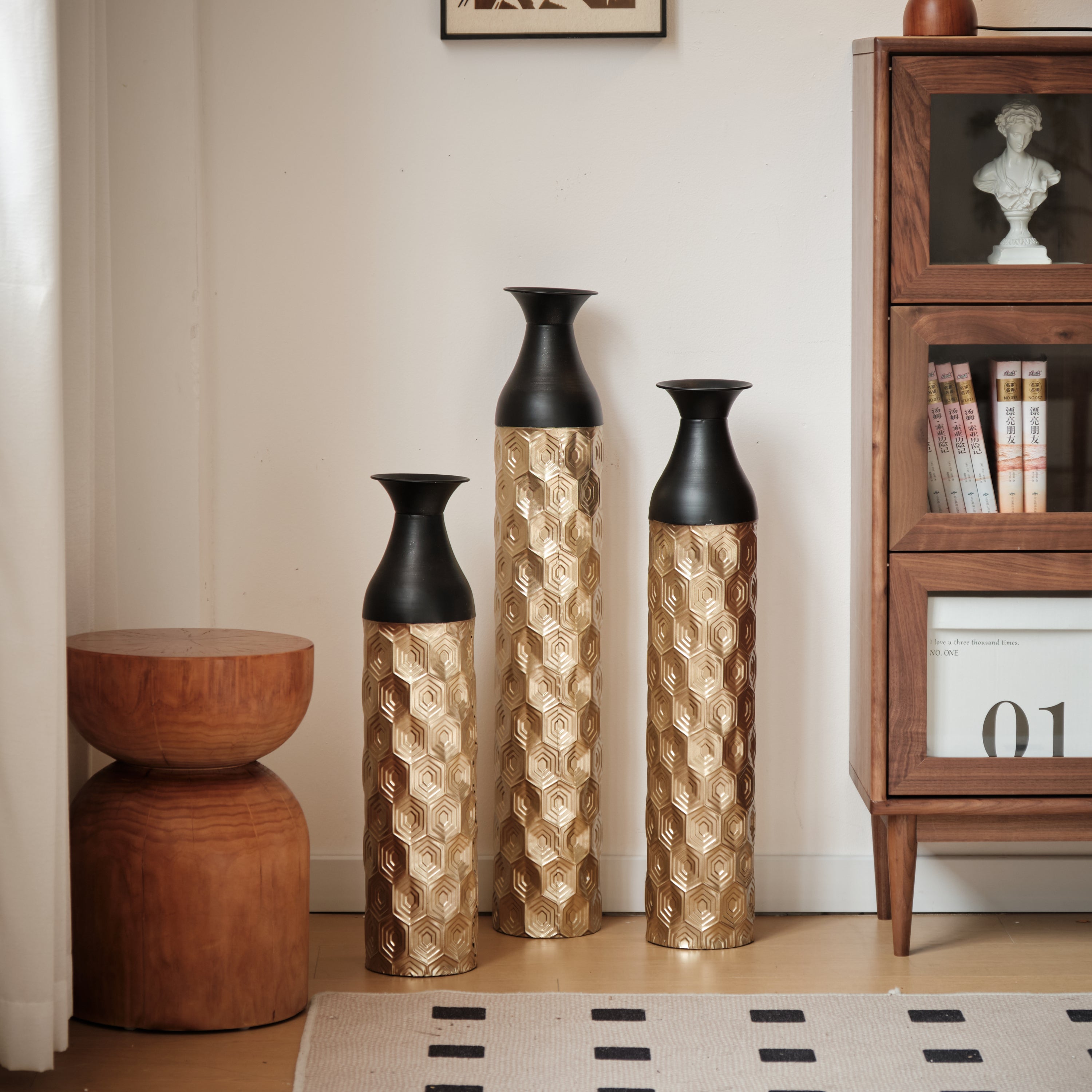 HAOYYE Floor Metal Vases Decorated White Metal vases Set of 3 gorgeous home decoration large glazed metal vases 24.8in/29in/33.8in height Sturdy Space-Saving Heavy Duty Modern Design Adults Dorm Room