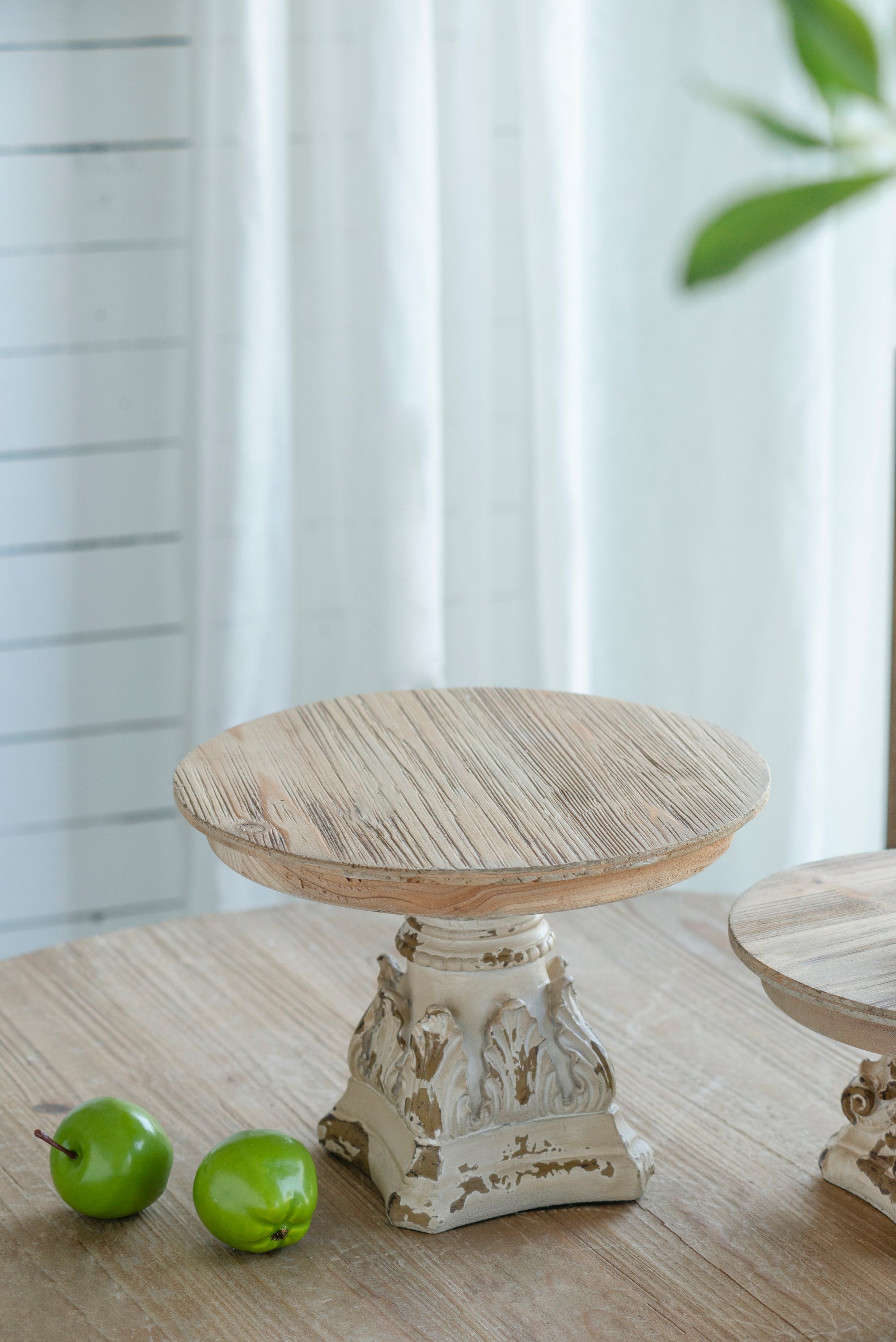 HAOYYE D10.5" x 7.5" Cake Stand, Wood Cake Plate with Magnesium Base Sturdy Space-Saving Heavy Duty Modern Design Adults Dorm Room Easy Assembly Bedroom Furniture