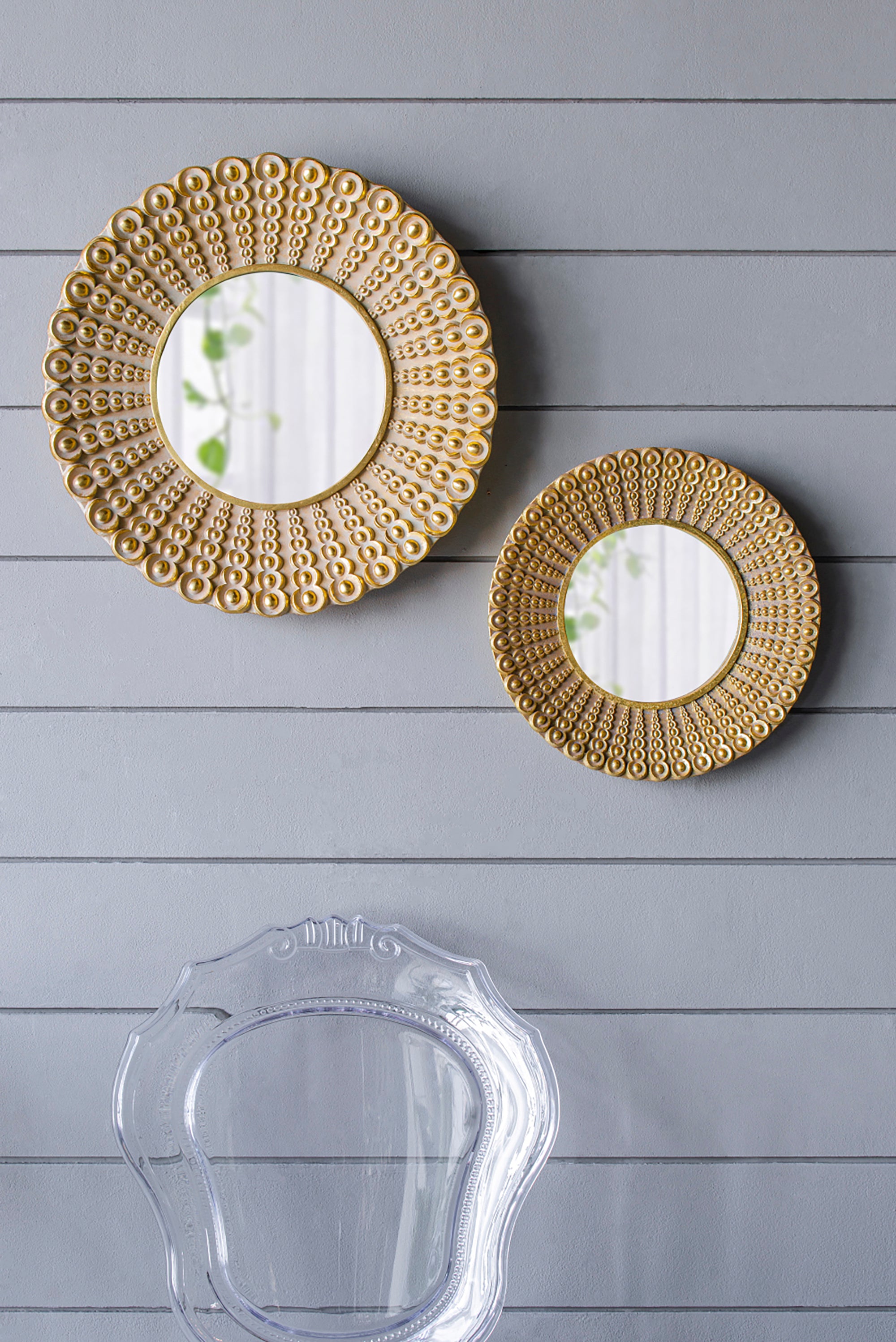 HAOYYE 14" Gold Beaded Sunburst Mirror, Round Accent Wall Mirror for Living Room, Entryway, Bathroom, Office, Foyer Sturdy Space-Saving Heavy Duty Modern Design Adults Dorm Room Easy Assembly