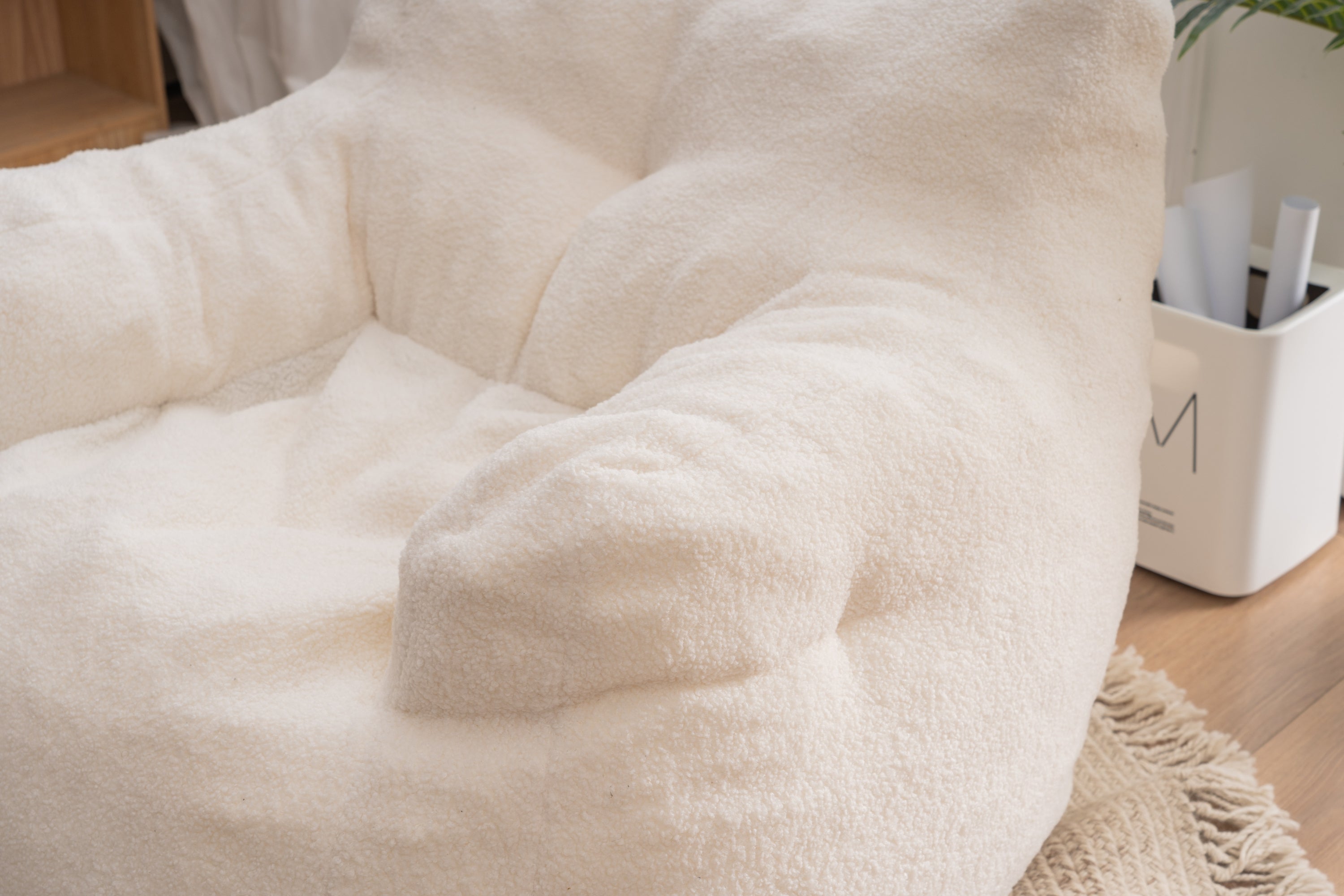 Haoyye Ivory Teddy Fabric Bean Bag Chair, Soft Tufted Foam Lounge Chair with Ergonomic Backrest, No Assembly Needed, Modern Floor Seating for Living Room, Bedroom or Lounge Area, Stylish Space-Saving Comfortable Accent Furniture
