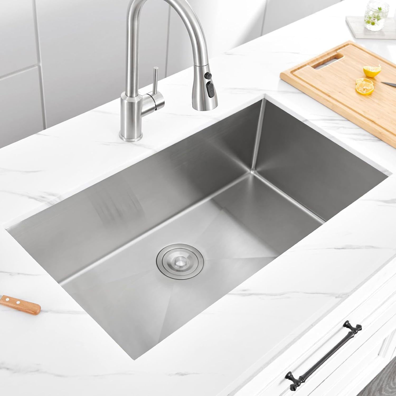 HAOYYE 32" L X 19" W Undermount Single Bowl 18 Gauge 304 Stainless Steel Kitchen Sink (Sink Only) Sturdy Space-Saving Heavy Duty Modern Design Adults Dorm Room Easy Assembly Bedroom Furniture
