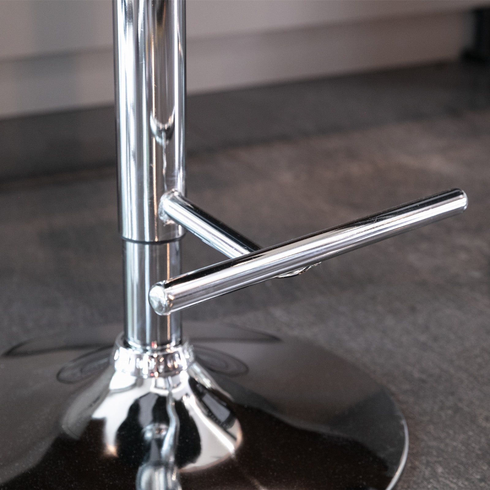 HAOYYE Adjustable Swivel Velvet Barstools with Tufted Backs, Seat Height 25-33 Inches, Chrome Base, Comfortable Upholstered Modern Design for Kitchen Island or Home Pub, Black