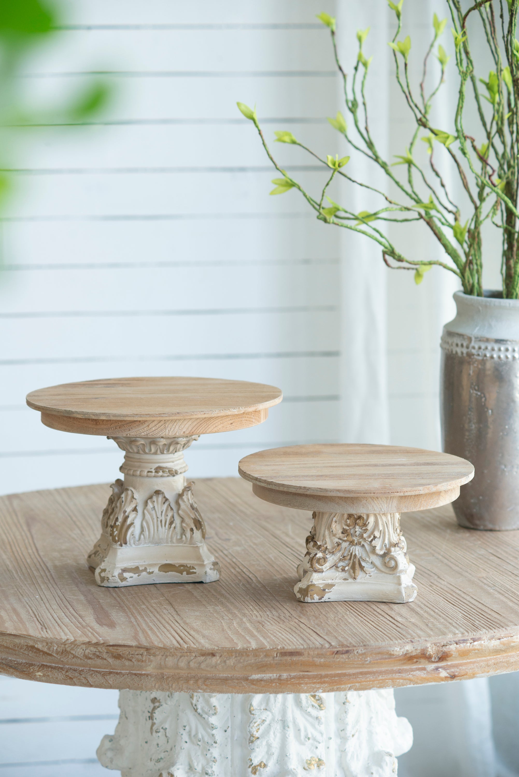 HAOYYE D10.5" x 7.5" Cake Stand, Wood Cake Plate with Magnesium Base Sturdy Space-Saving Heavy Duty Modern Design Adults Dorm Room Easy Assembly Bedroom Furniture