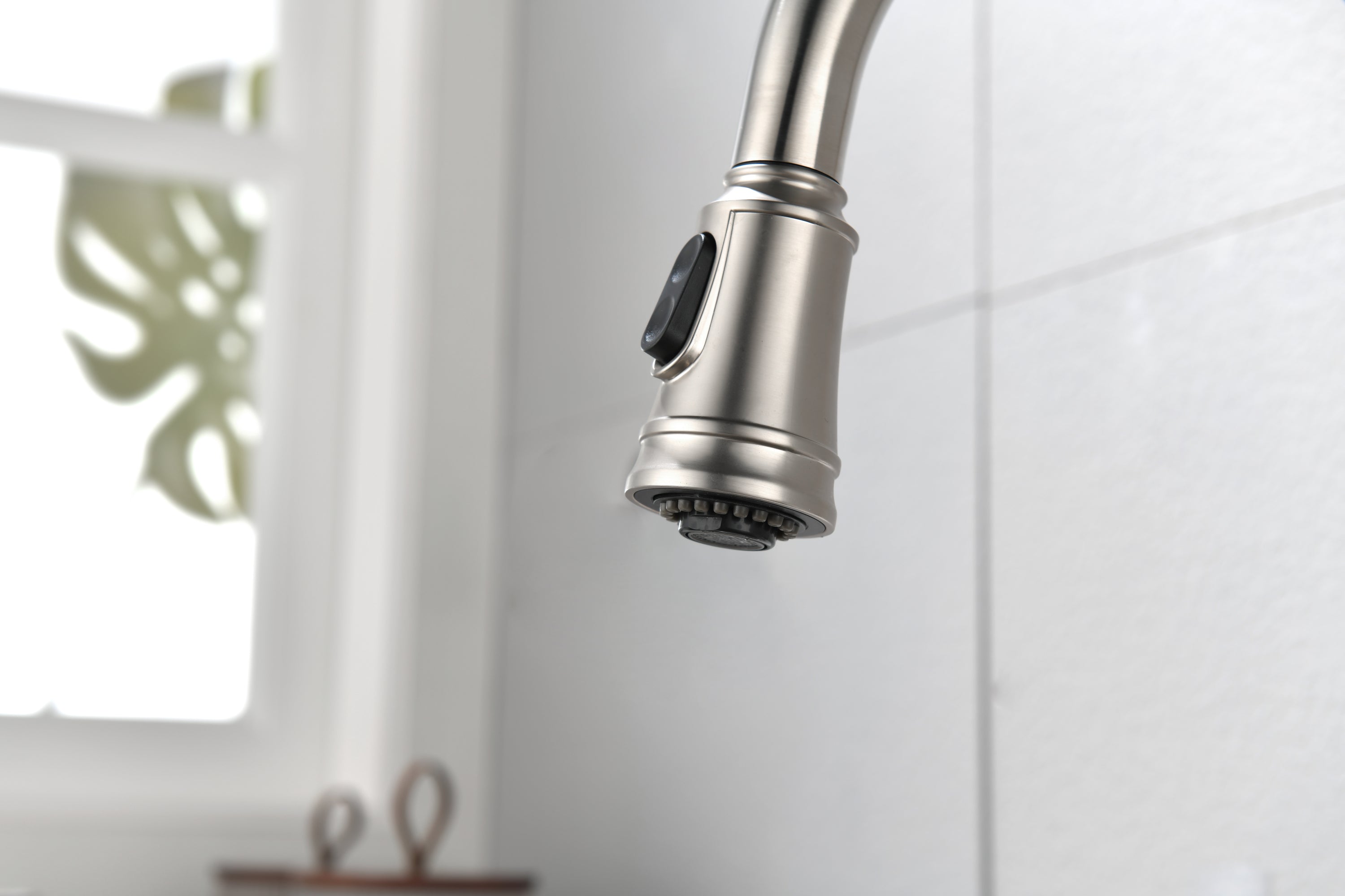 HAOYYE Single Handle High Arc Pull Out Kitchen Faucet,Single Level Stainless Steel Kitchen Sink Faucets with Pull Down Sprayer Sturdy Space-Saving Heavy Duty Modern Design Adults Dorm Room Easy Assembly