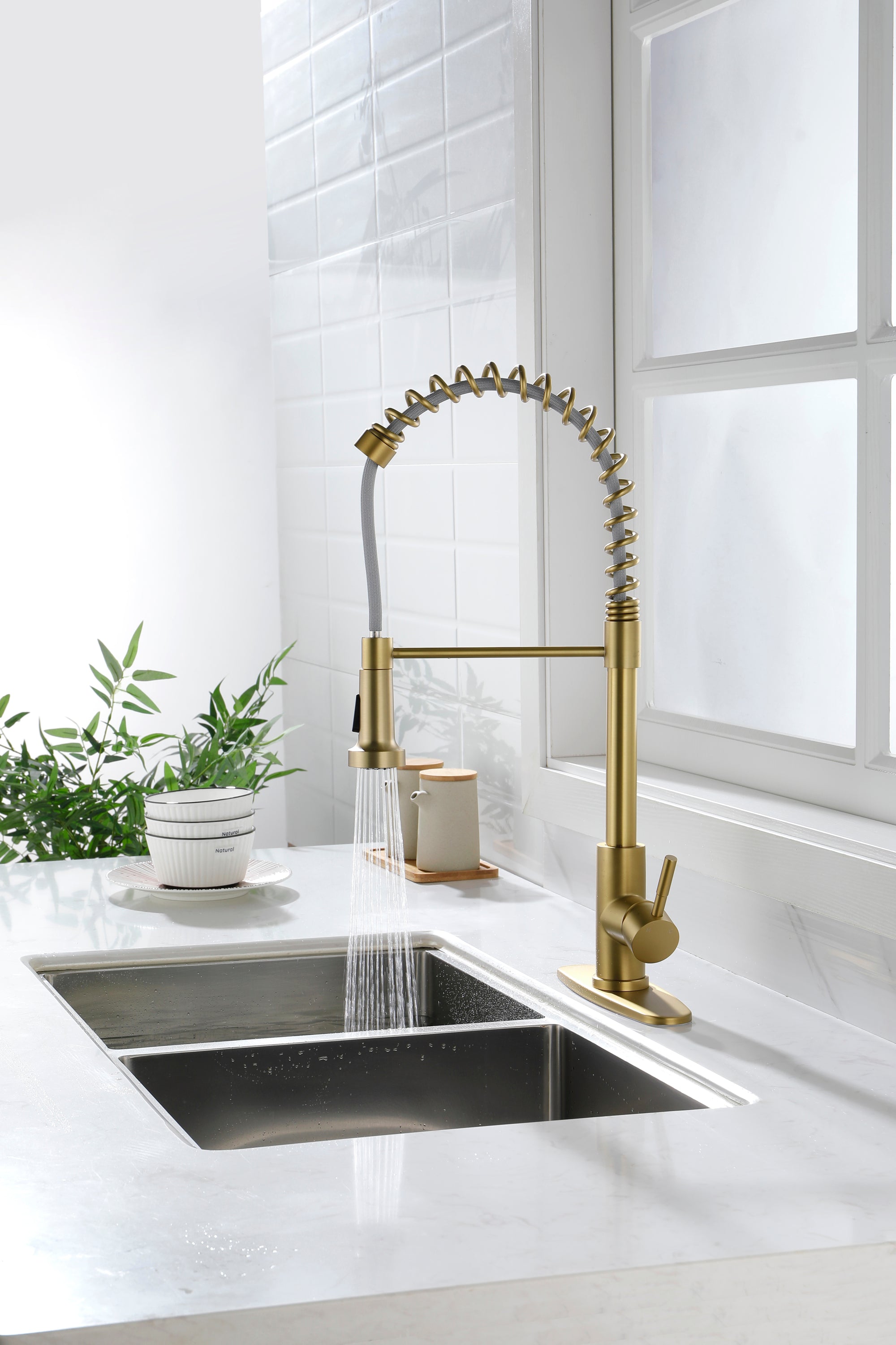 HAOYYE Kitchen Faucet with Pull Out Spraye Sturdy Space-Saving Heavy Duty Modern Design Adults Dorm Room Easy Assembly Bedroom Furniture