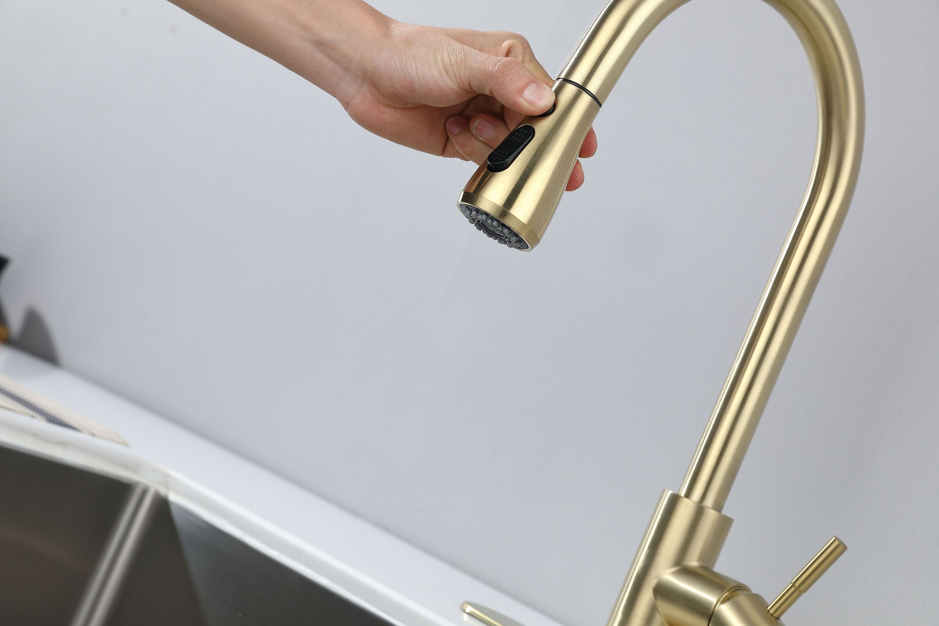 HAOYYE Kitchen Faucet with Pull Out Spraye Sturdy Space-Saving Heavy Duty Modern Design Adults Dorm Room Easy Assembly Bedroom Furniture