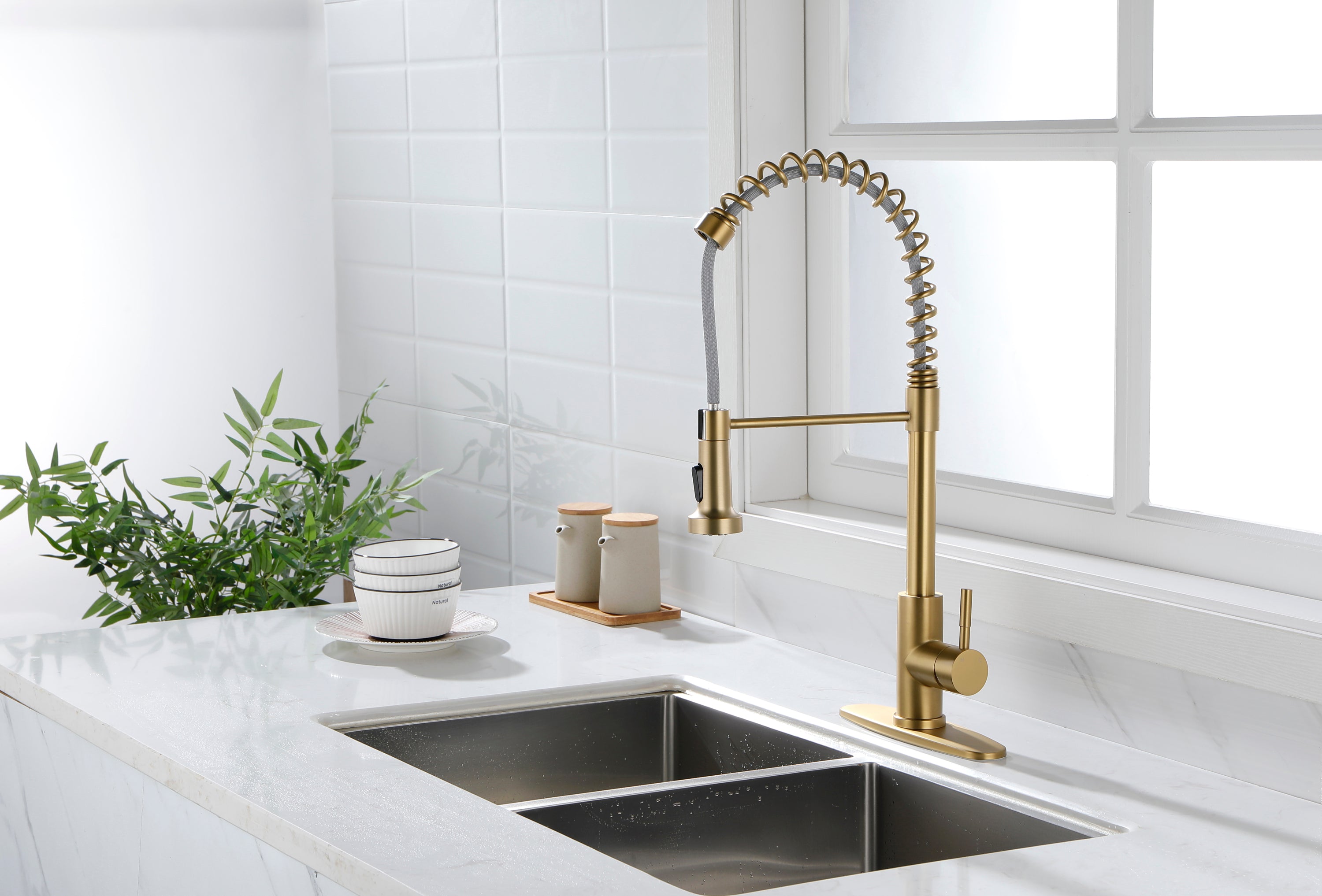 HAOYYE Kitchen Faucet with Pull Out Spraye Sturdy Space-Saving Heavy Duty Modern Design Adults Dorm Room Easy Assembly Bedroom Furniture